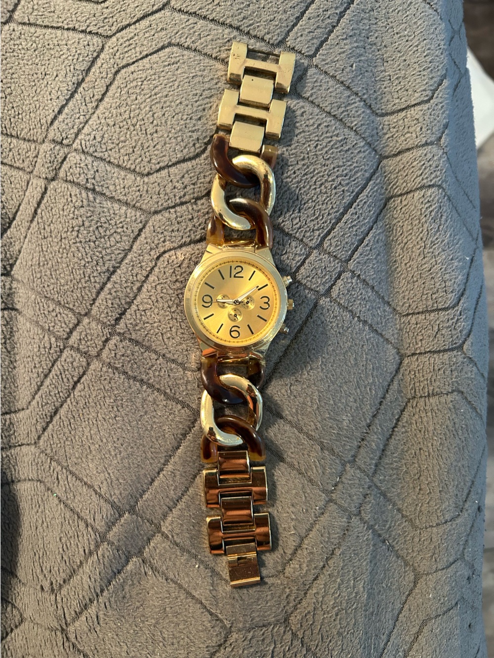 Gold-Tone Women's Chain Link Watch - Needs Battery